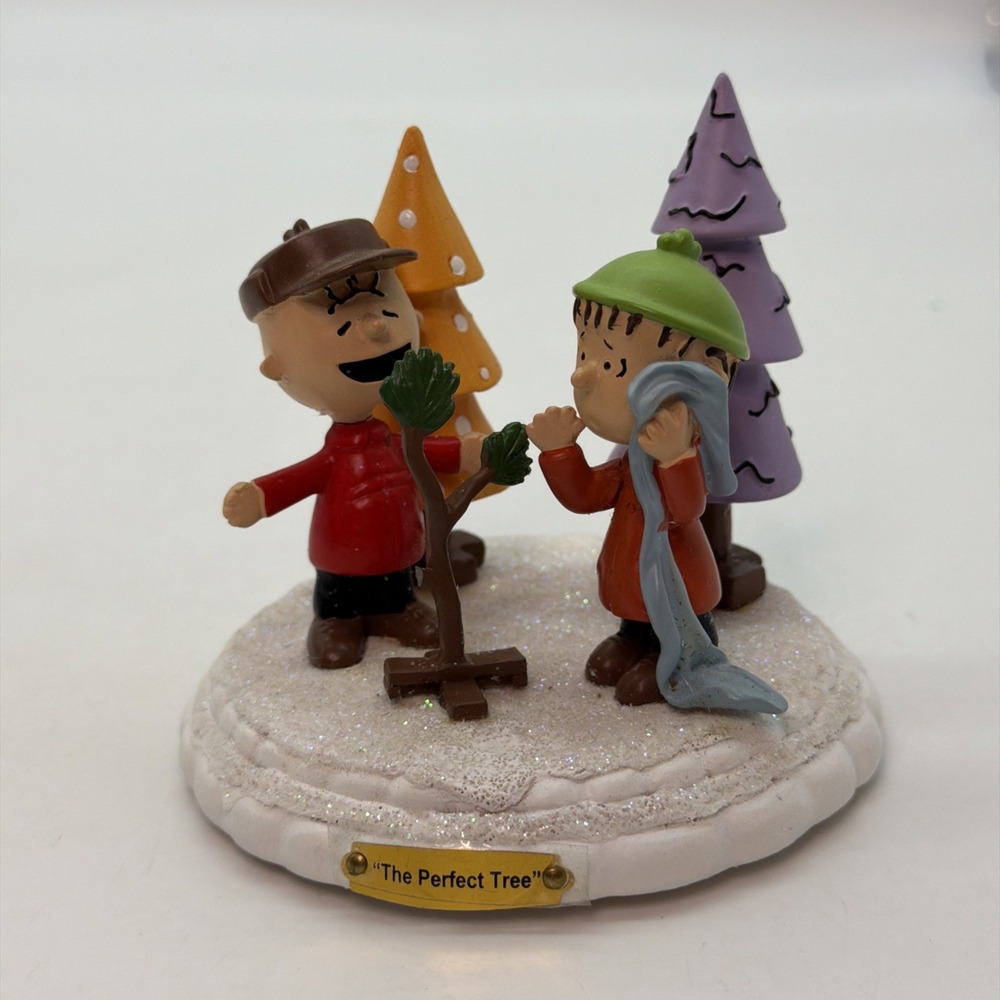 Hawthorne Village Peanuts Very Merry Christmas  The Perfect Tree 14-01830-004 B